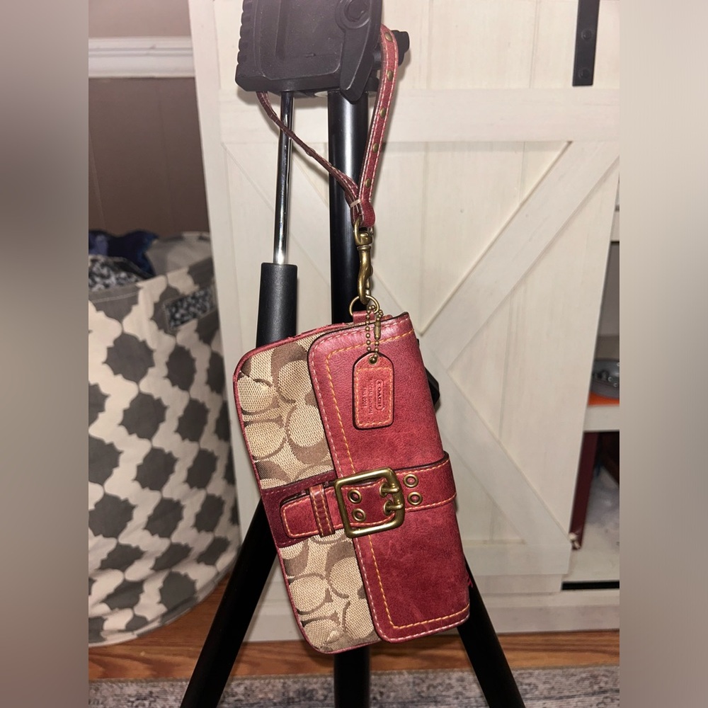 Vintage Coach wristlet!! Special edition 2004